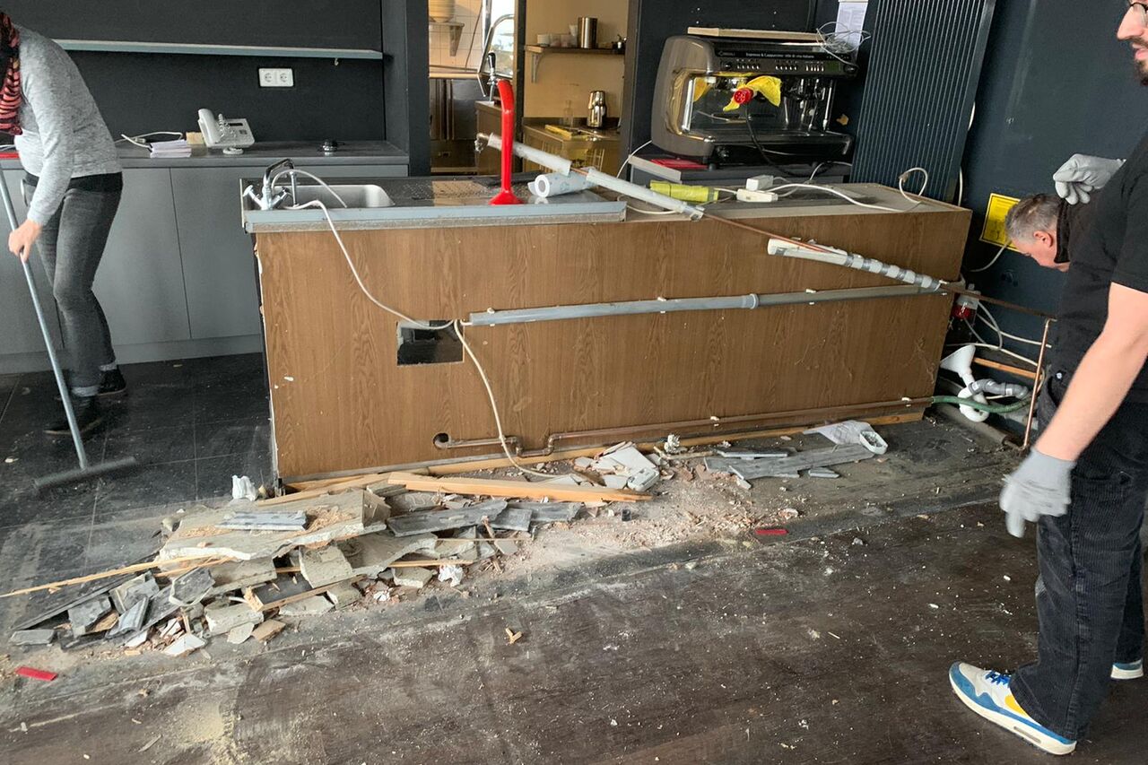 Newcomer Restaurant Cockpit