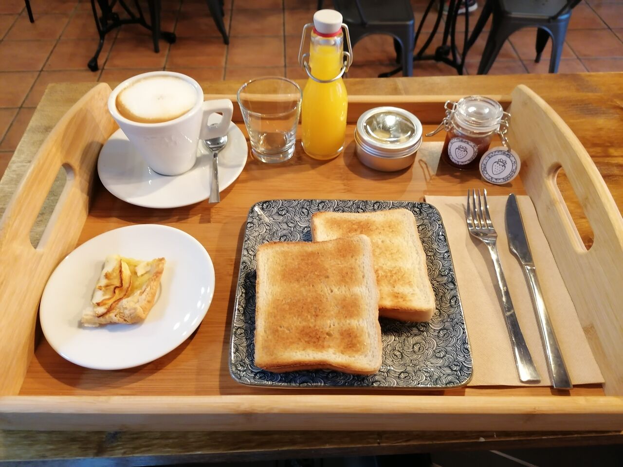 Desayuno con pan de molde