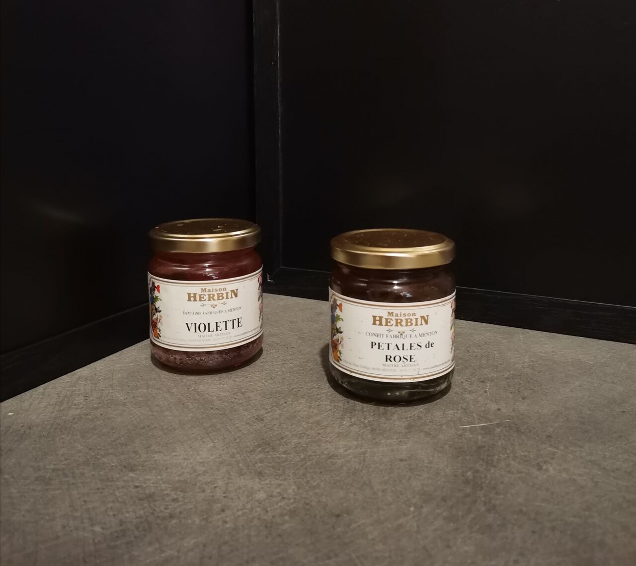 Confit de violettes 230g=10€ / confit de pétales de rose 230g=8.90€ 