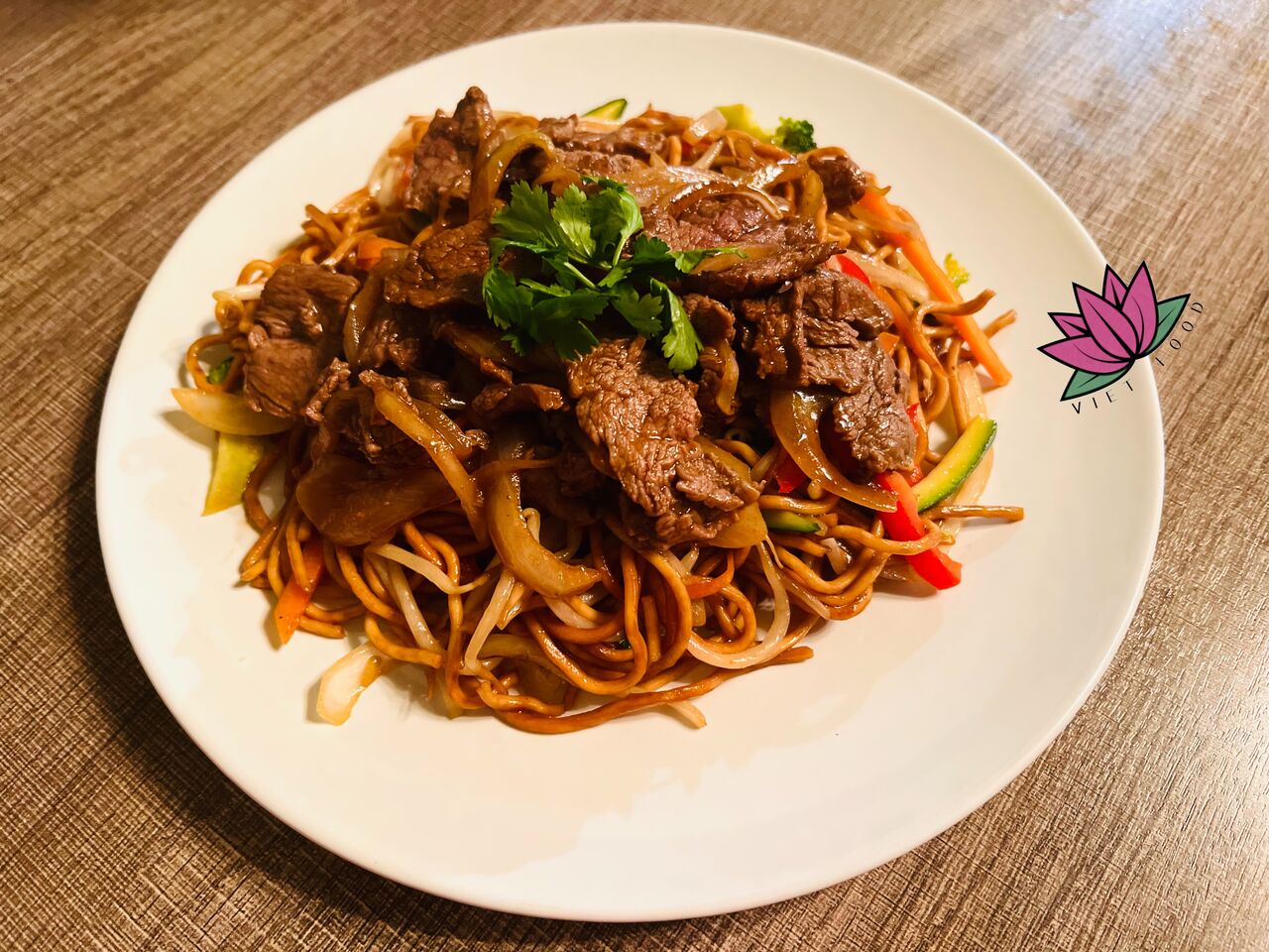 Nouilles sautées au bœuf 