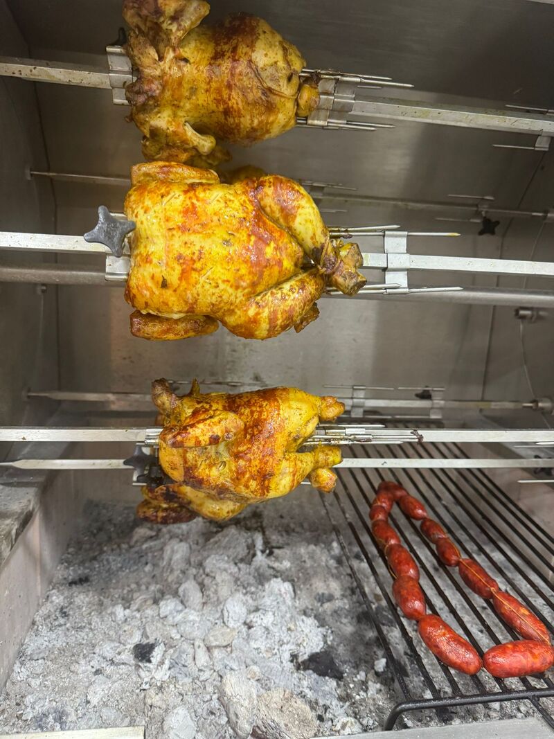 El Mejor Pollo Asado Al Carbón De Alcalá De Henares