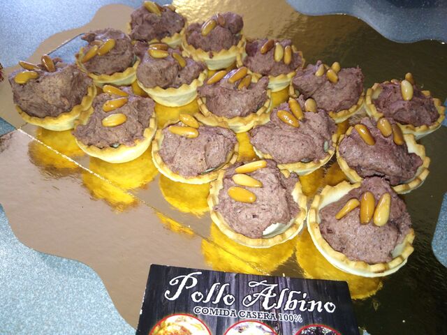 Catering, tartaletas de mousse de morcilla con piñones ??❤️