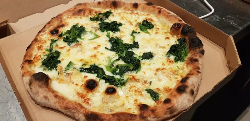 Pizza Francesco
Spinat und Gorgonzola