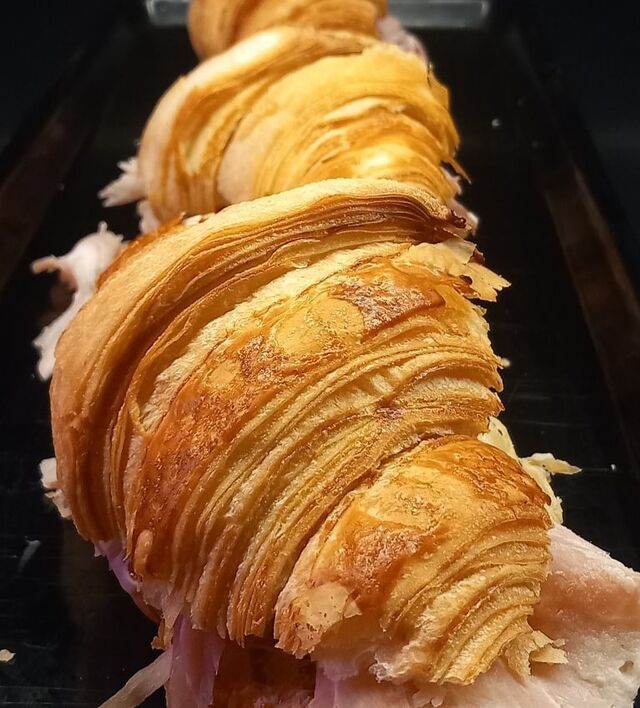 Croissant au jambon