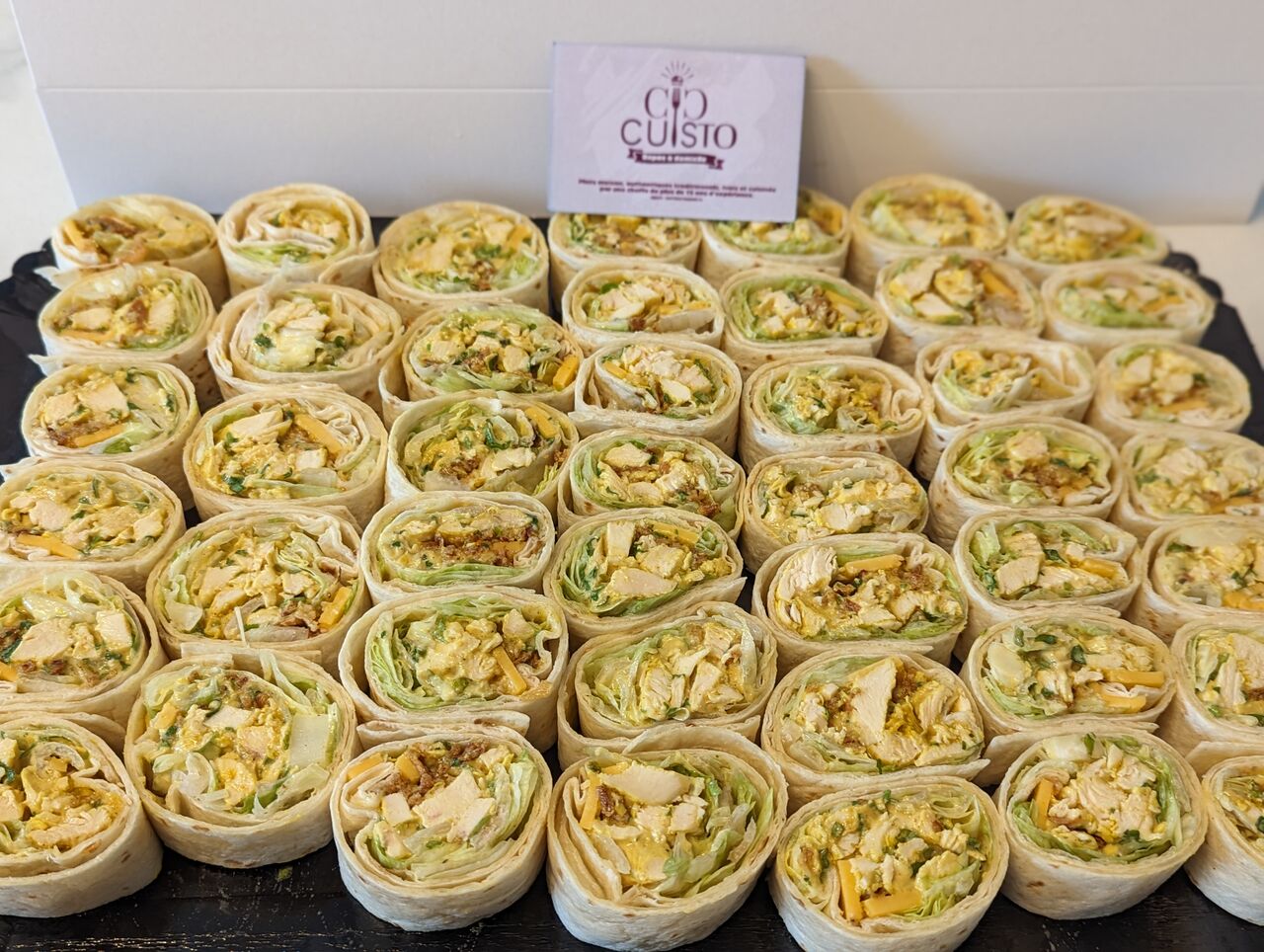 Grand plateau de wraps au poulet