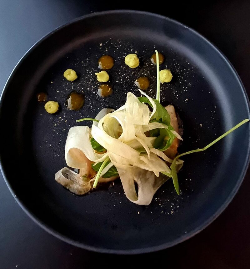LA DAURADE, en ceviche, avocat, fenouil et passion