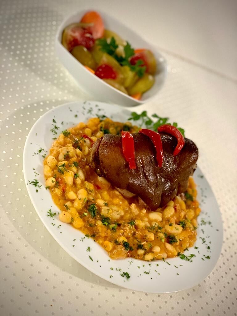 Ciolan afumat cu fasole