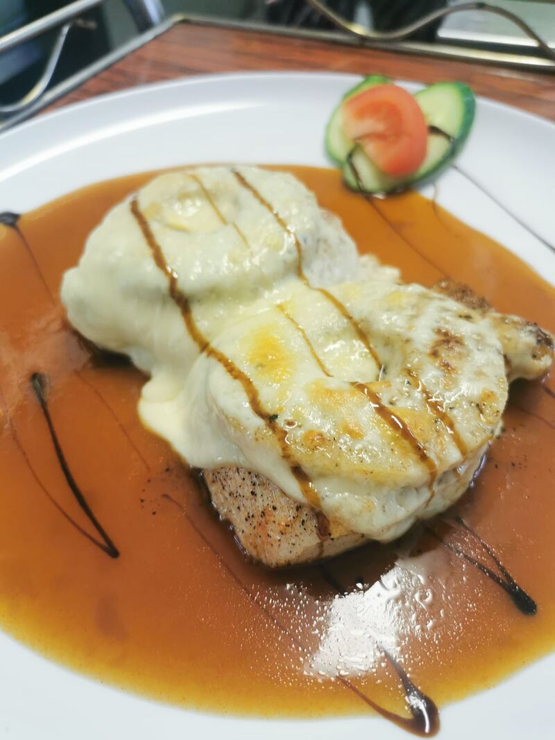 Putensteak Hawaii
Mit Schinken und Käse überbacken