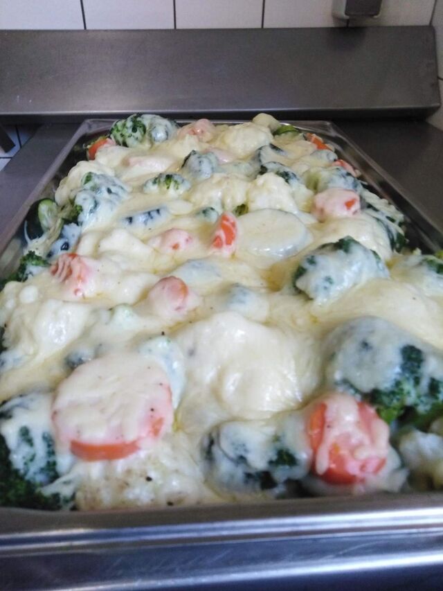 Gemüsegratin
Овощи под сыром