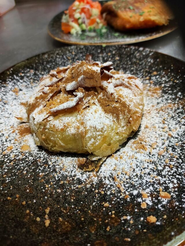 Pastilla avec poulet et amandes - Pastilla van kip en amandelen 