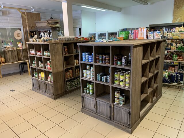 L’épicerie de la place vous accueille tous les jours du mardi au dimanche.