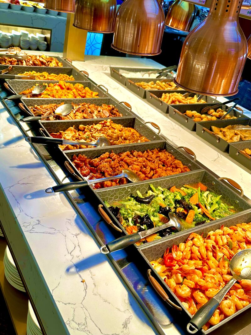 Légumes, poissons, poulet, bœuf, canard, grenouilles, crevette, calamar, moules, st Jacques … 