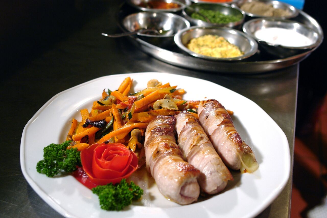 Wählen Sie Ihr Hauptgericht und überlassen uns das Übrige...