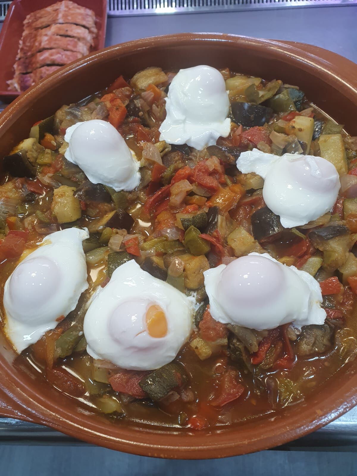 Ratatouille con huevos pochados (Pisto)