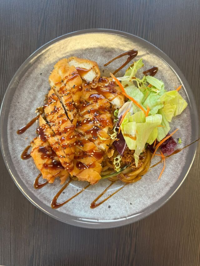 Udon Nudel mit Knusprige Hühnerfilet