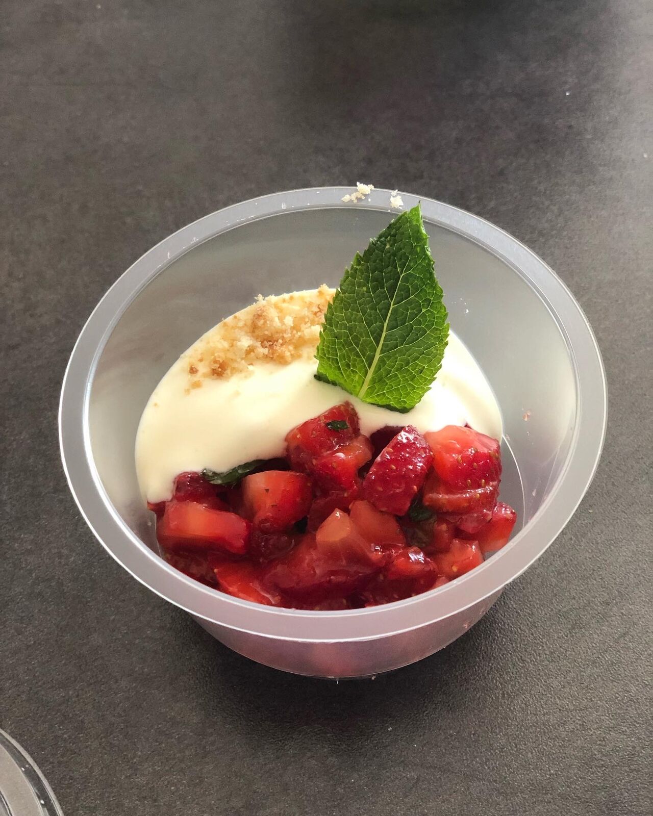 Fraises à la menthe