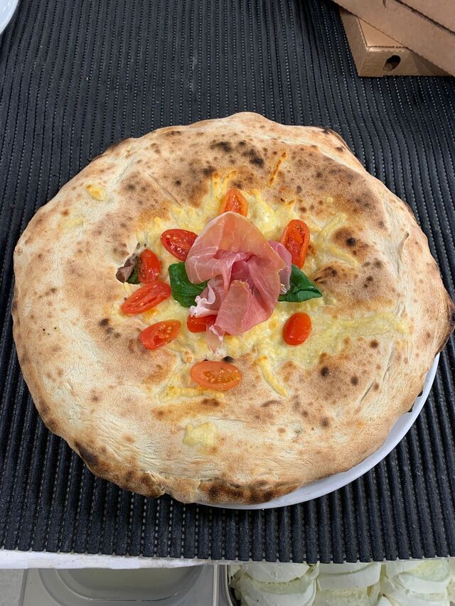 Focaccia Crudo 