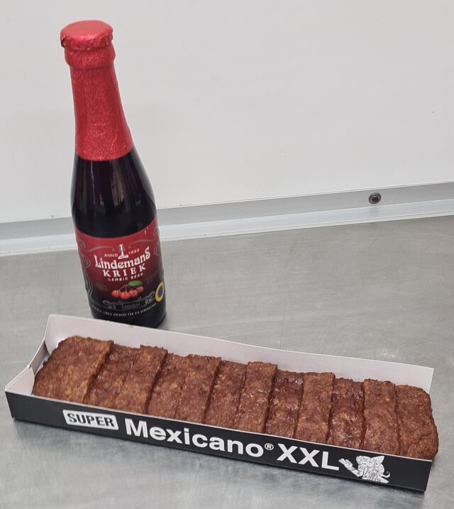 MEXICANOS XXL
Viande de poulet/bœuf et porc avec poivrons