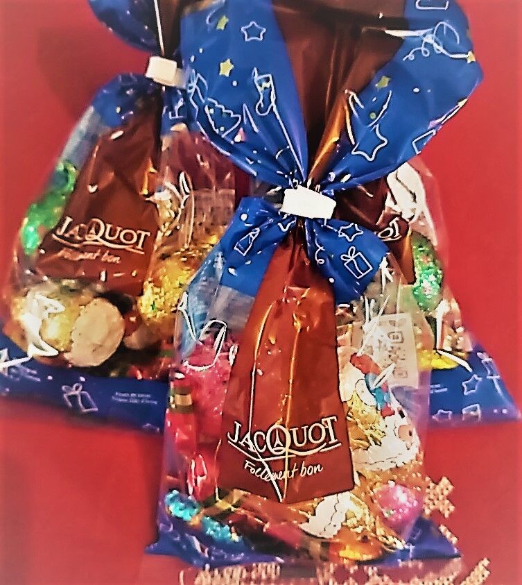 Sachet de confiserie de noël au chocolat au lai marque Jacquot 111 gr