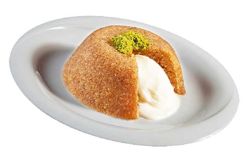 Dondurmalı İrmik Tatlısı - Semolina Dessert with Ice Cream