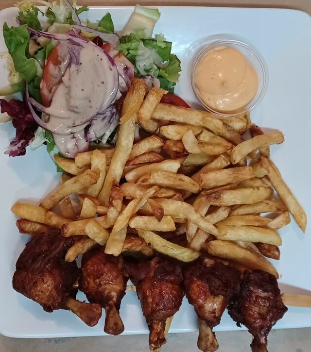 ASSIETTE DE BROCHETTE DE POULET 