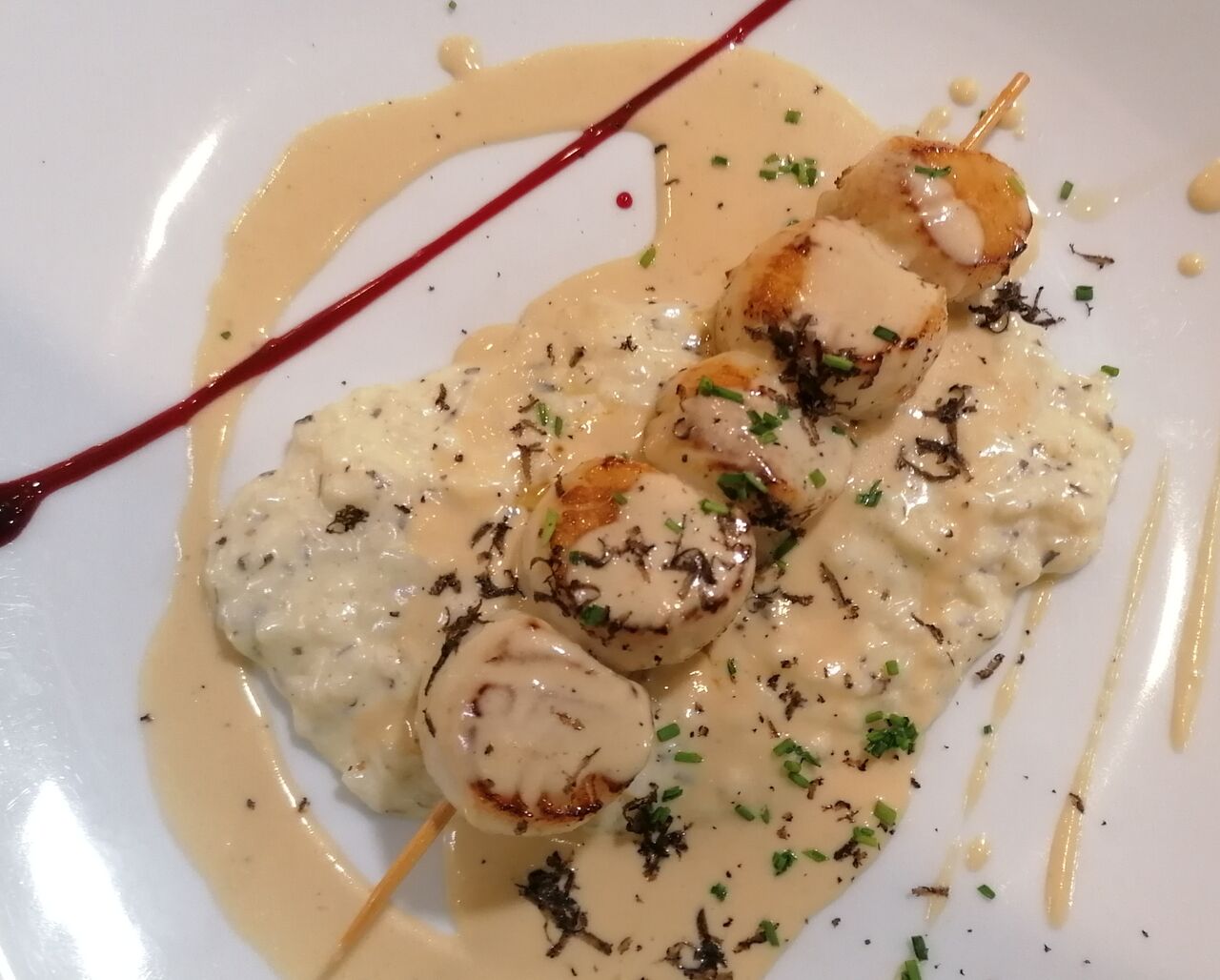 Brochette de Saint Jacques aux truffes 