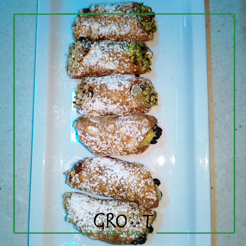 Cannoli croccanti, leggeri e gustosi.