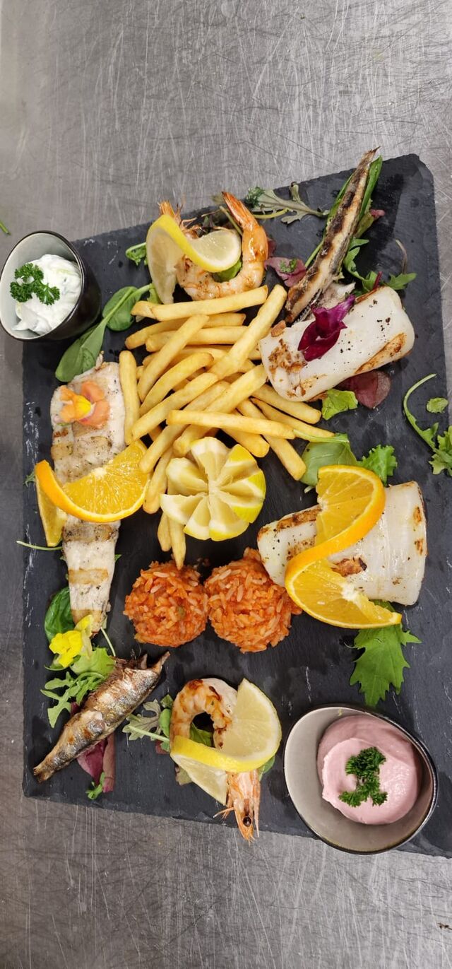 FISCHPLATTE GEGRILLT 