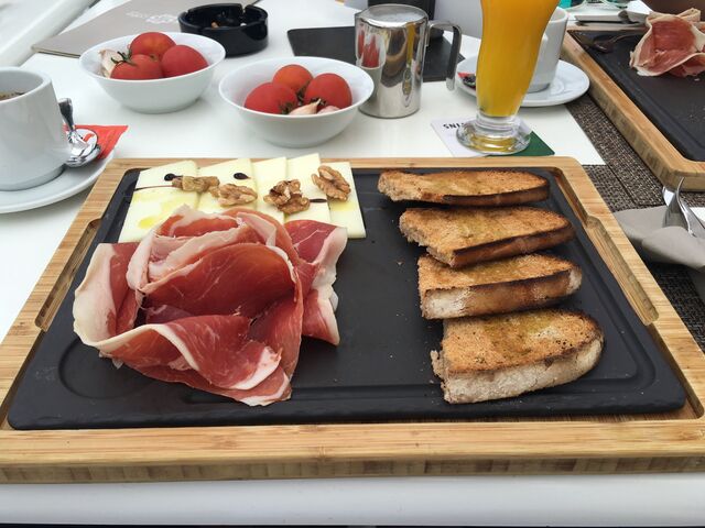 mediterranes frühstück