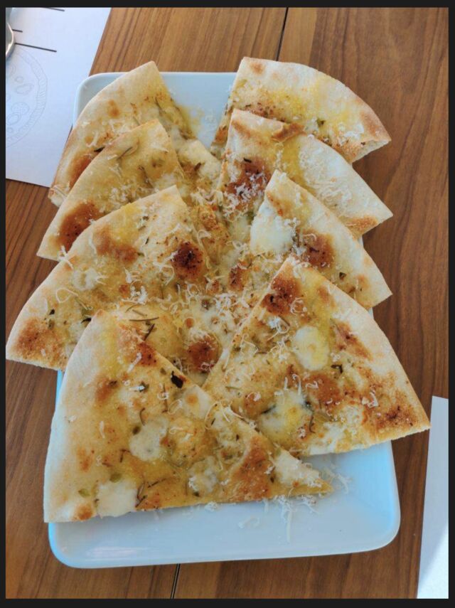 Pão de alho com alecrim