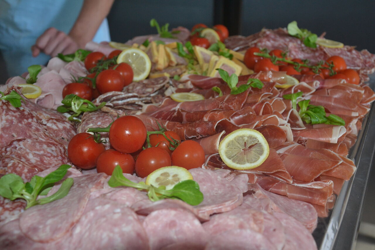 PLATEAU DE CHARCUTERIES