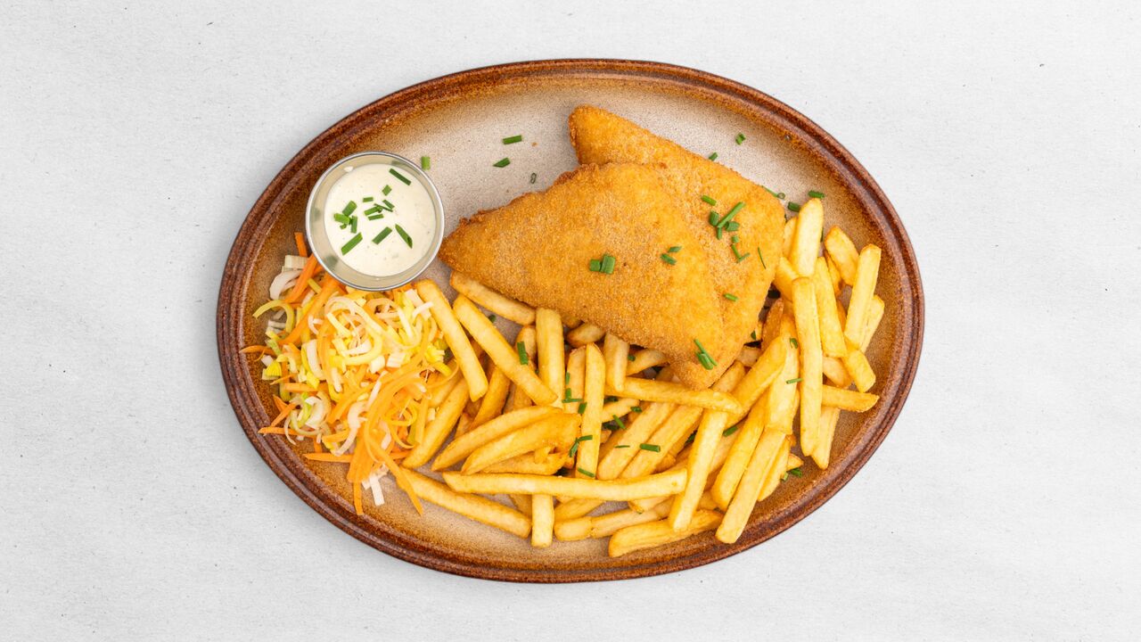 Smažený syr s hranolky s domaci tatarka