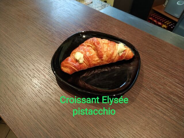 Cornetto Elysée con crema al pistacchio