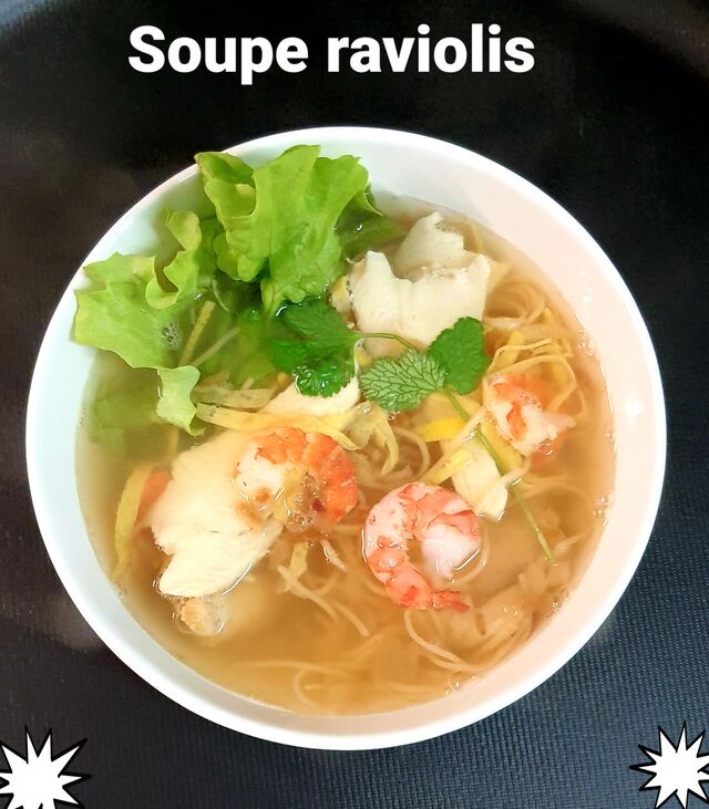 Soupes raviolis,poulet,crevettes 