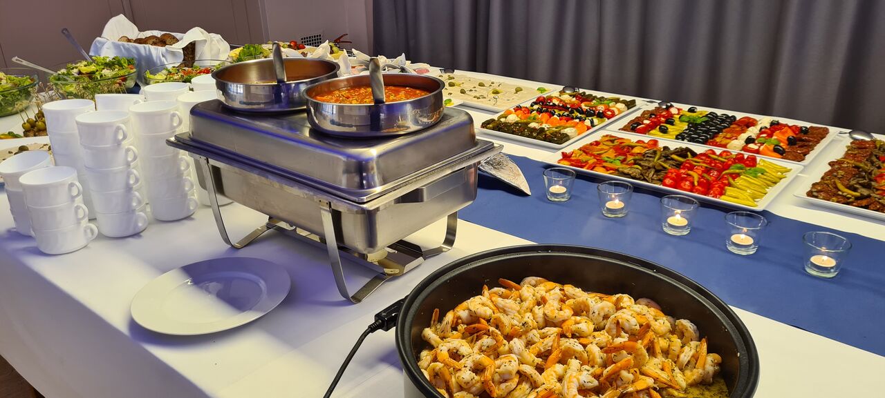 Buffet / Garnelenpfanne / Letscho Eintopf