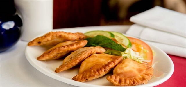 SAMBOUSEK AU FROMAGE (Rissoles au fromage de brebis, ciboulette)