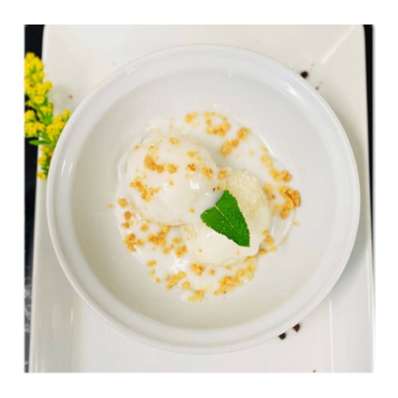 Desserts: Perle de Coco à la sauce Coco avec cacahuètes