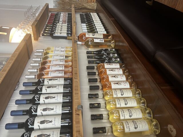 notre cave a vin, sur place ou emporter?