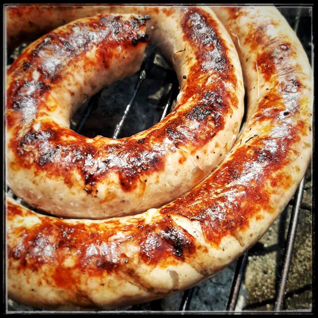 Saucisse grillée au feu de bois