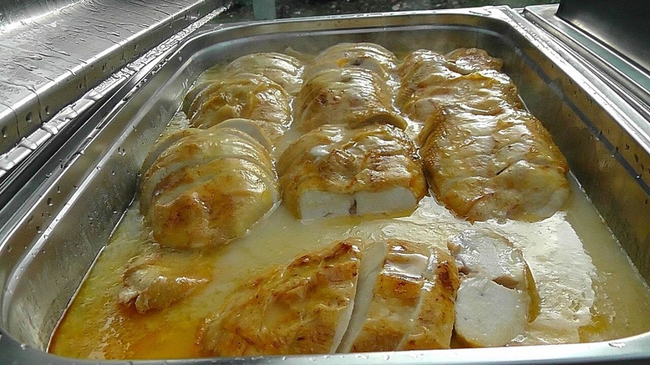 Hächnchenbrust in Souse
Куринная грудка в соусе