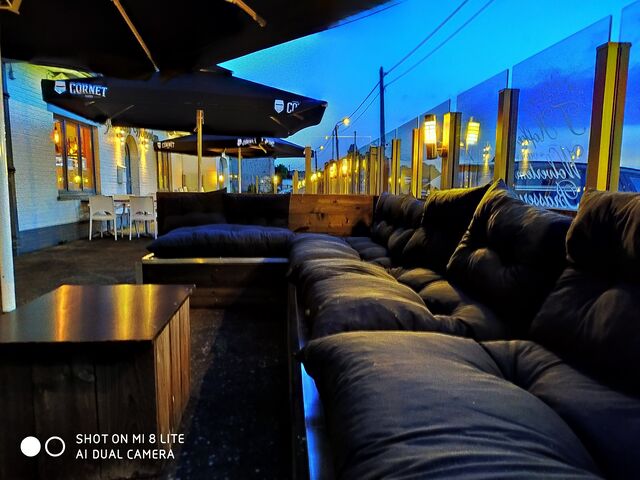 Nieuw Lounge gedeelte op vernieuwd voor terras 