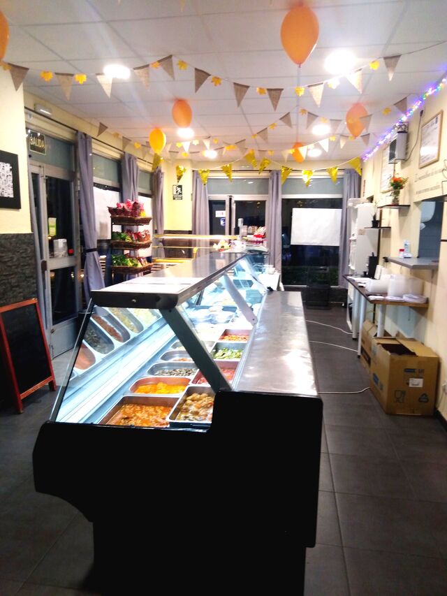 Nuestra tienda por la noche ?✌️horario nocturno viernes y sábados ??☎️917525985.
En tienda y con servicio a domicilio!!! 