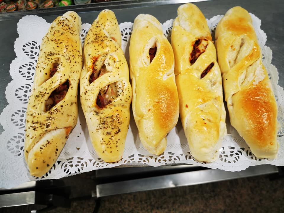 Cachitos disponiveis todos os diasChouriçoQueijo e FiambreBacon e QueijoMini Pizza