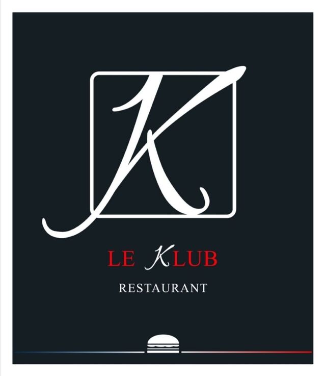 Ouvert du Lundi au Samedi, Midi et Soir. LE KLUB - Restaurant Burgers Challans. Logo « Fait Maison, avec amour ».