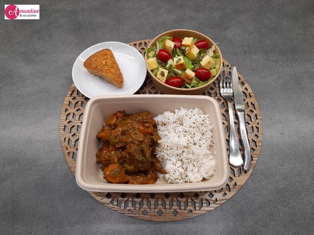 Panier repas : petite salade + mijoté de bœuf aux épices douces et légumes + gâteau moelleux à la noisette