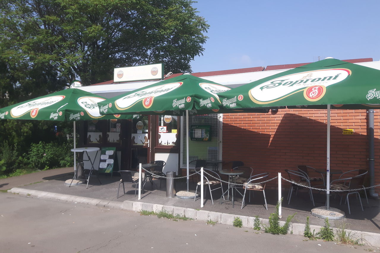 Nyitott terasz