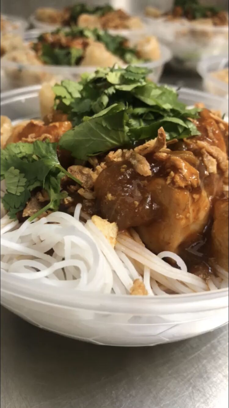 Plat
Bobùn au poulet