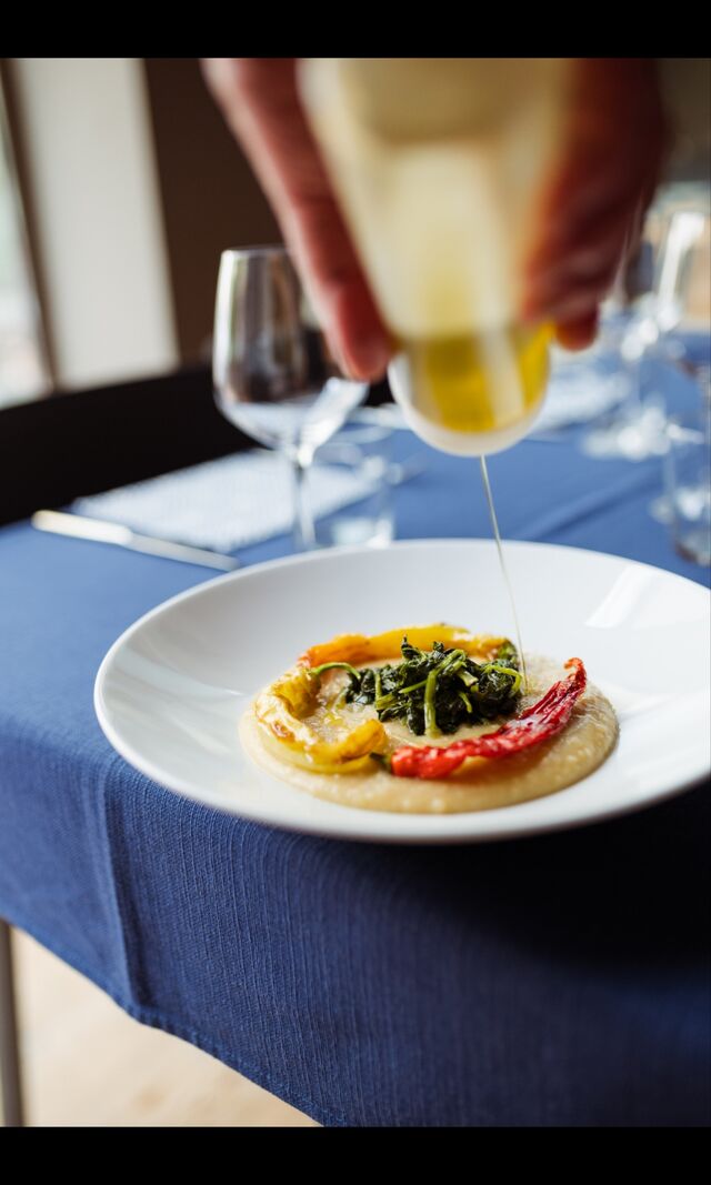 Puré di fave con cime di rapa e pepperoni dolci 