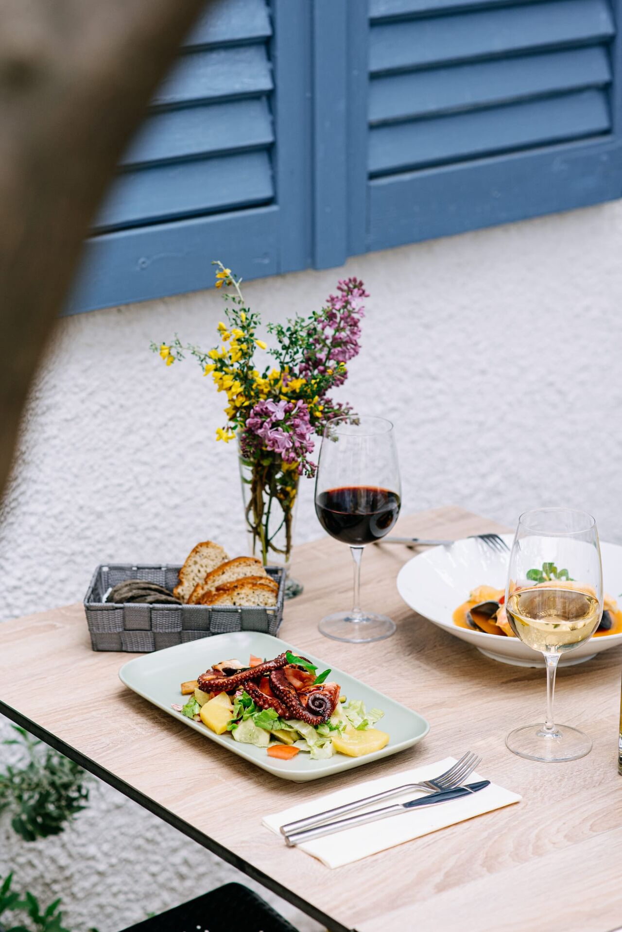 Obiteljski duh, lokalni okusi