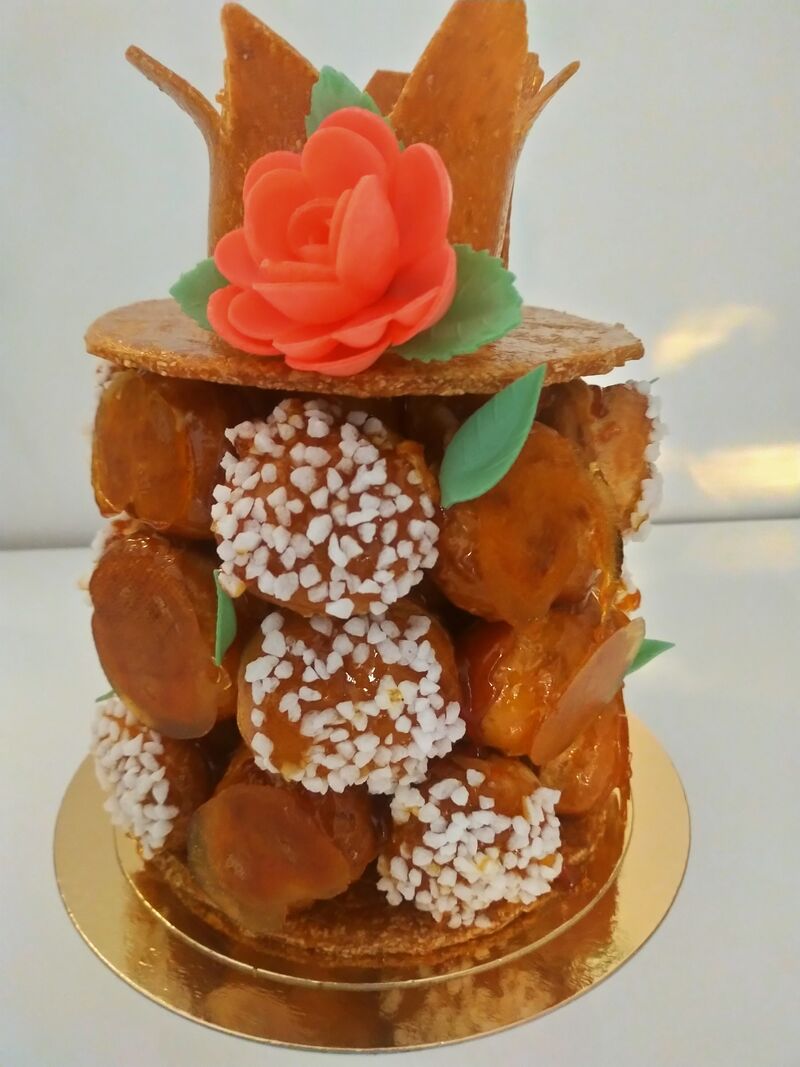 Pièce montée, choux crème vanillée